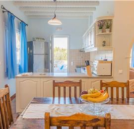 3 bedroom villa with pool in Kassiopi, Corfu, sleeps 6